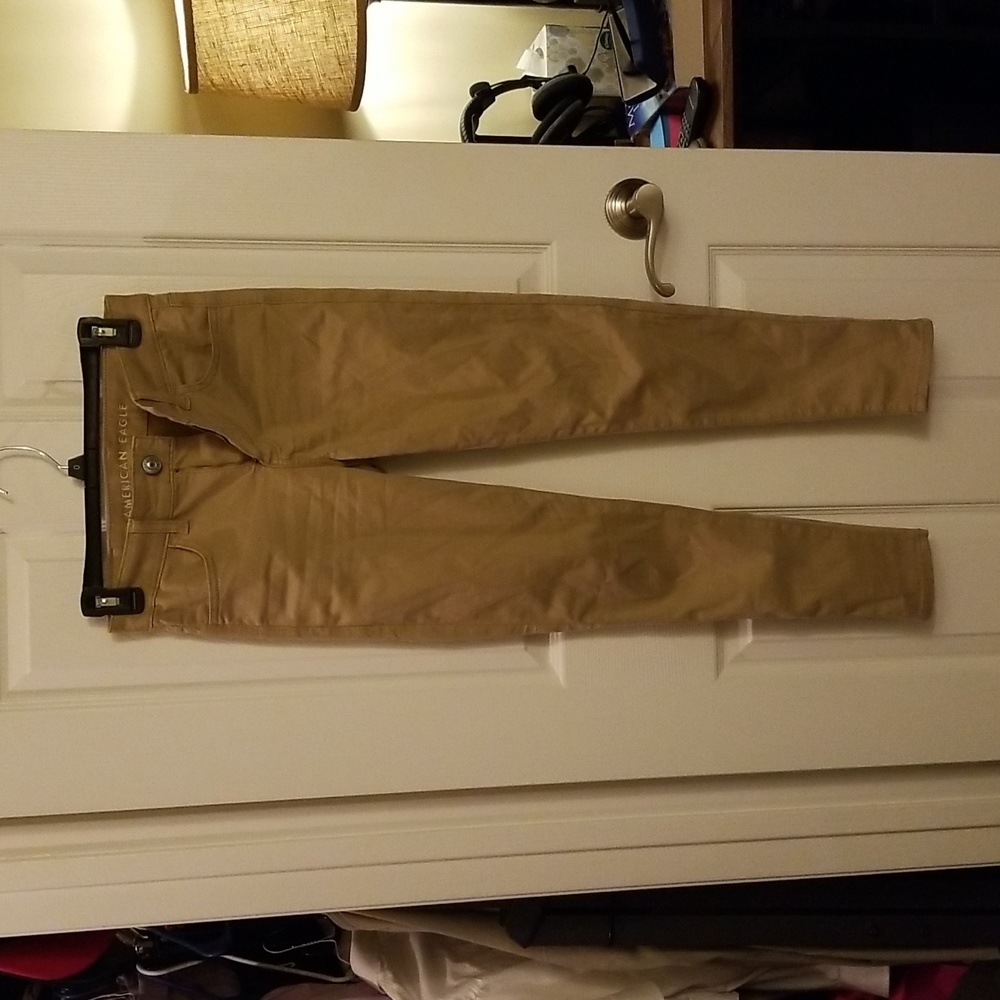Tan american eagle low rise jeggings. Perfect condition  worn once - Picture 2 of 4